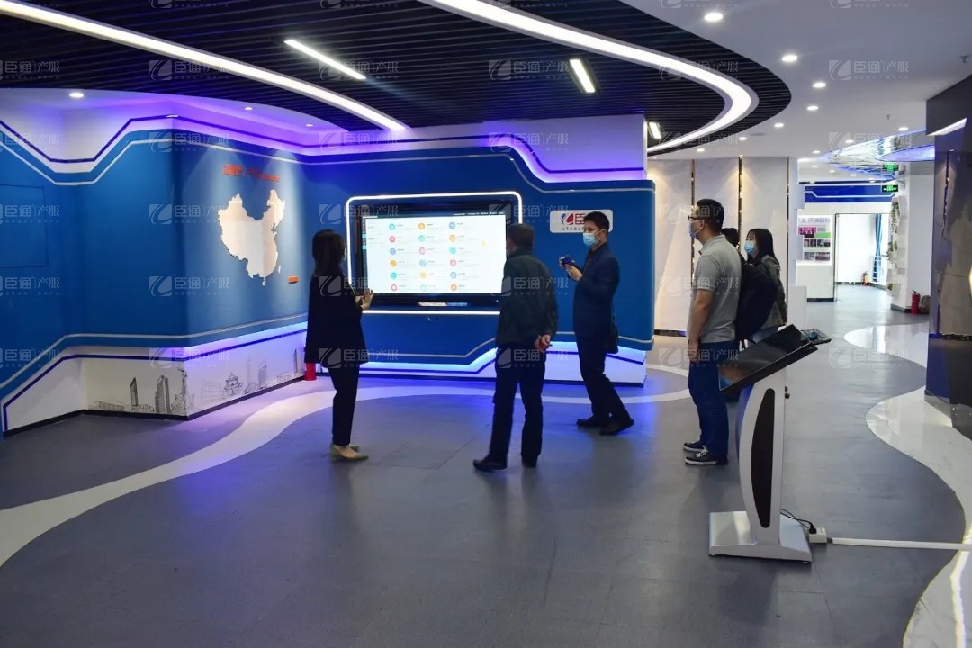 宏光實業(yè)集團領導到訪臣通 宏光實業(yè)集團領導到訪臣通